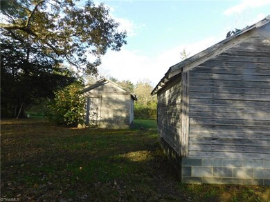 756 Dorsett Rd, Siler City, NC 27344 - photo 3