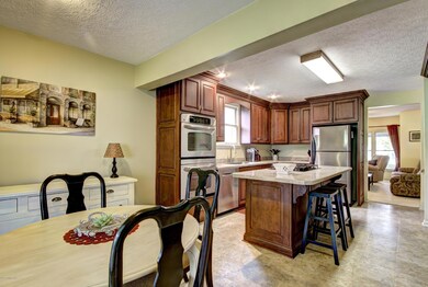 9233 Fern Creek Rd, Louisville, KY 40291 - photo 6