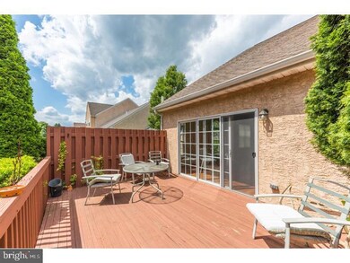 86 Wheatsheaf Ln unit 86, Norristown, PA 19403 - photo 3