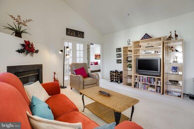 25300 Lake Mist Square unit 301, Chantilly, VA 20152 - photo 3