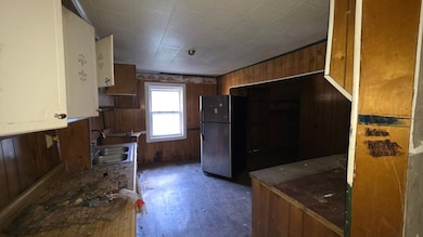 1822 Derby Rd, Appalachia, VA 24216 - photo 2