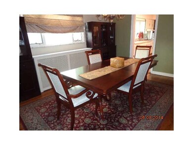 Dining Room. Hardwood floor