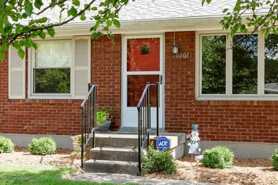 9201 Hudson Ln, Louisville, KY 40291 - photo 2