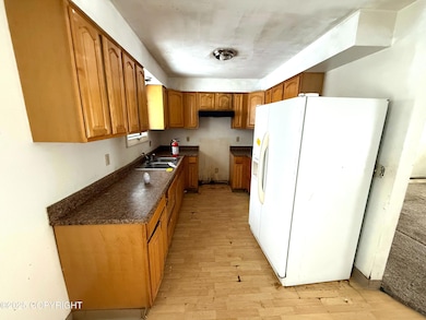 6124 E 21st Ave, Anchorage, AK 99504 - photo 4