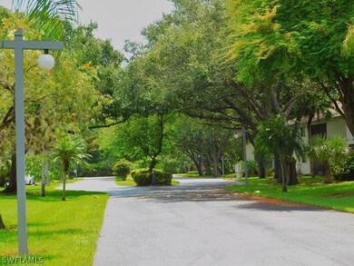 17458 Blueberry Hill Dr unit 5, Fort Myers, FL 33908 - photo 2