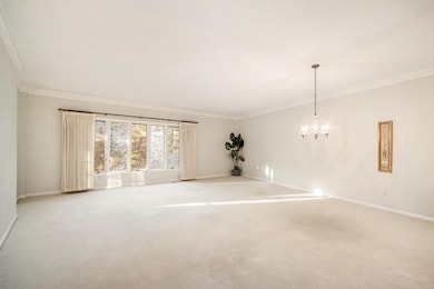 4040 Greenleaf Cir unit 207, Kalamazoo, MI 49008 - photo 2