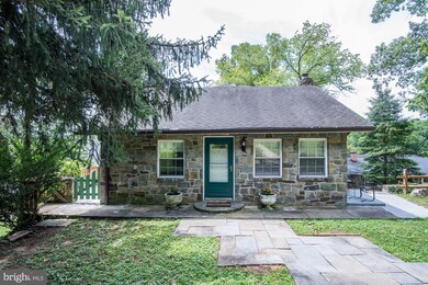 8304 Macarthur Blvd, Cabin John, MD 20818 - photo 2