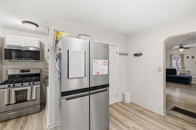 412 E Gray St, Des Moines, IA 50315 - photo 6