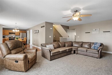 Spacious living room 