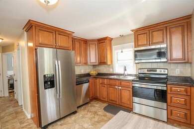 63 Bow St, Manchester, NH 03103 - photo 6