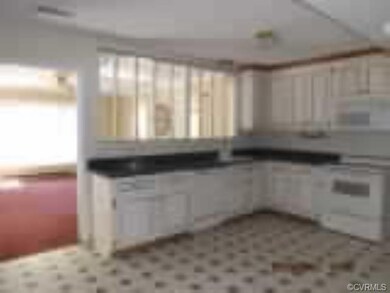 9914 Majorica Dr, North Chesterfield, VA 23237 - photo 5