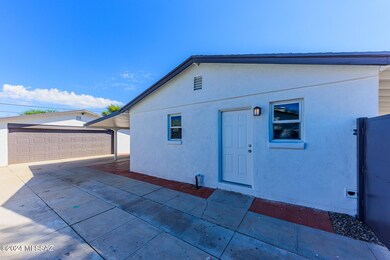005 - 4233 E. Lester Street