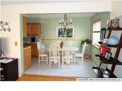 411 Willow Rd E unit 2, Staten Island, NY 10314 - photo 4