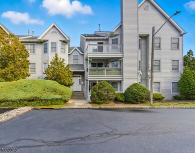 122 Quartz Ln, Paterson, NJ 07501 - photo 2