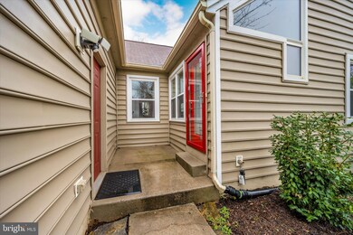 8111 Arrowhead Ct, Frederick, MD 21702 - photo 5