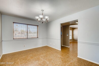 08 Dining Room