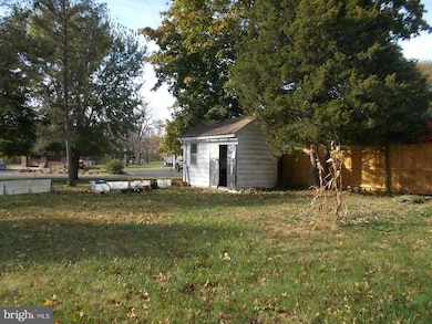 24 4th St, Douglassville, PA 19518 - photo 4