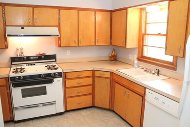KITCHEN (OPEN AND BRIGHT)