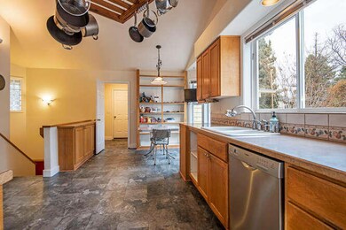 1881 NE Snowbird Ct Bend OR-small-007-01