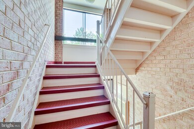 3107 Buccaneer Ct unit 201, Fairfax, VA 22031 - photo 5