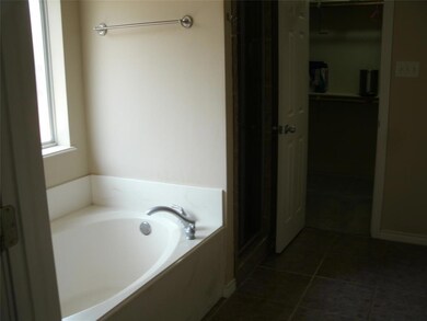 661 Bear Creek Dr, Hurst, TX 76054 - photo 6