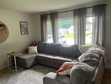 907 E 3rd St, Hastings, NE 68901 - photo 4