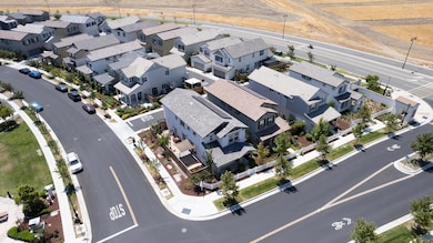 22 E Funderburg Blvd, Tracy, CA 95391 - photo 2