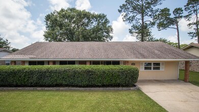 827 Bluewood-102