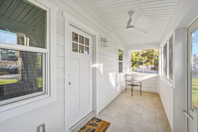 701 2nd St SE, Largo, FL 33771 - photo 3