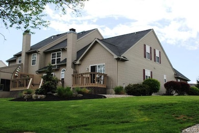 2165 Woodridge Dr, Macungie, PA 18062 - photo 4