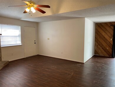 212 Quaker Dr unit A3, Friendswood, TX 77546 - photo 4