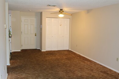 1929 Blackstone Dr unit 1929, Nashua, NH 03063 - photo 3