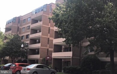 2903 Fallstaff Rd unit 404, Baltimore, MD 21209 - photo 3