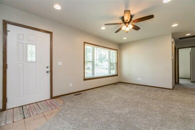 1666 9th St NW, Cedar Rapids, IA 52405 - photo 5