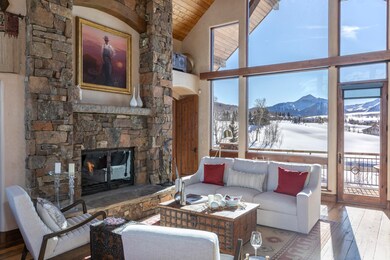 102 Singletree Ridge-041-043-Living Room