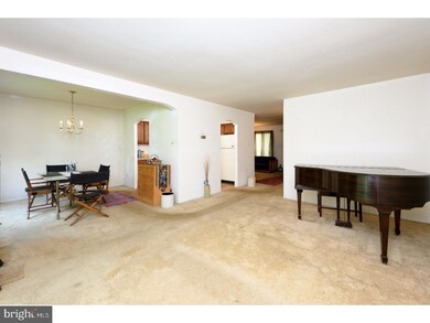 105 Bernard Ct, Chesterbrook, PA 19087 - photo 5