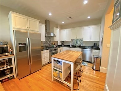 8 Colbourne Crescent unit 2, Brookline, MA 02445 - photo 6