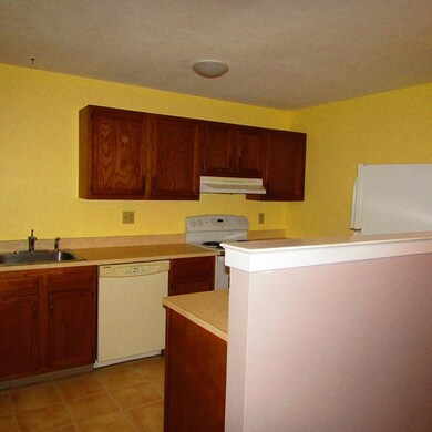 46 Evergreen Rd unit 309, Leeds, MA 01053 - photo 4