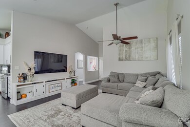 13118 Ridgeway Meadows Dr, Bakersfield, CA 93314 - photo 7