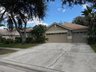 5955 Jaegerglen Dr, Lithia, FL 33547 - photo 3