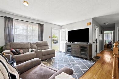 320 Holiday Dr, Lansing, KS 66043 - photo 4