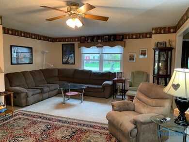 2404 Springmill Rd, Findlay, OH 45840 - photo 3