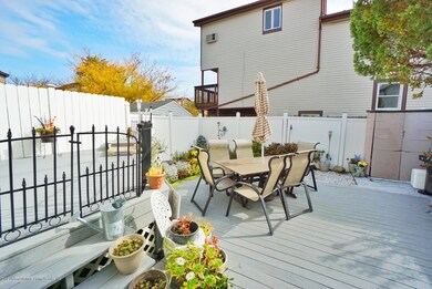 272 Leverett Ave, Staten Island, NY 10308 - photo 4