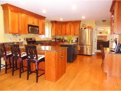 90 Laurel Ln, Bellingham, MA 02019 - photo 5