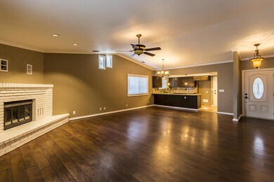 2583 Velia St, Redding, CA 96002 - photo 4