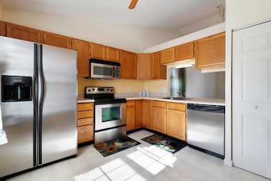 4708 Harbinger Cir E, Columbus, OH 43213 - photo 6