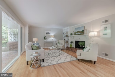 9209 Glenbrook Rd, Fairfax, VA 22031 - photo 6