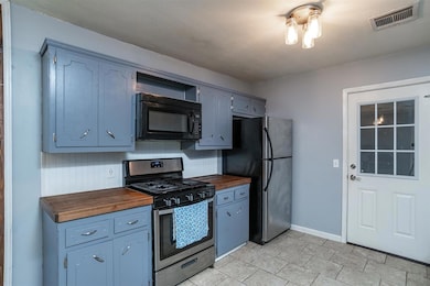 1242 E 5th St, Cushing, OK 74023 - photo 5