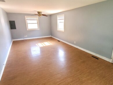 109 Pueblo Rd, Carpentersville, IL 60110 - photo 4