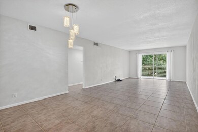2301 Lucaya Ln unit M4, Coconut Creek, FL 33066 - photo 7